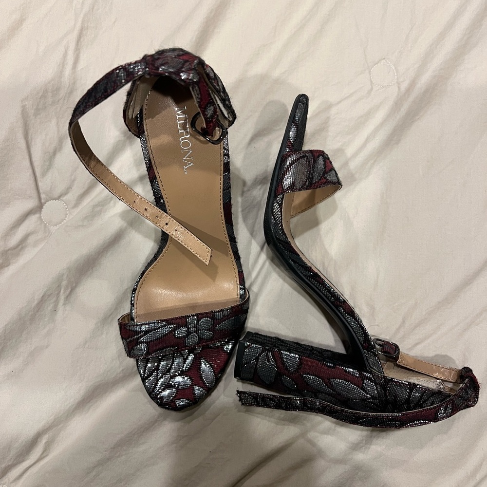 Vince Camuto Women's Floral Heels - Black and Red